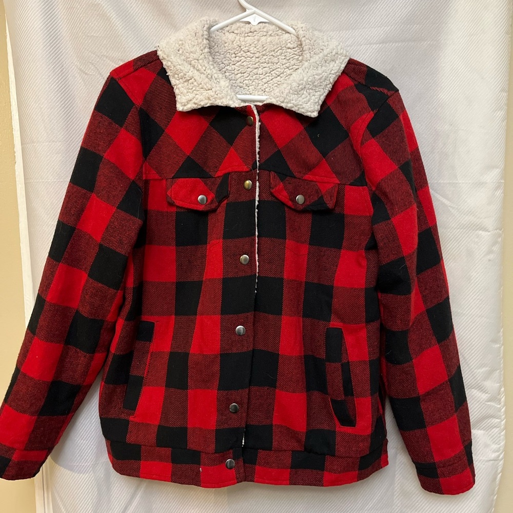 Women’s Red and Black Plaid Sherpa Jacket. Warm Size L